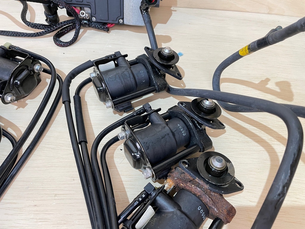 2000 Evinrude Ocean Pro 225HP Computer EMM With Injectors 586724