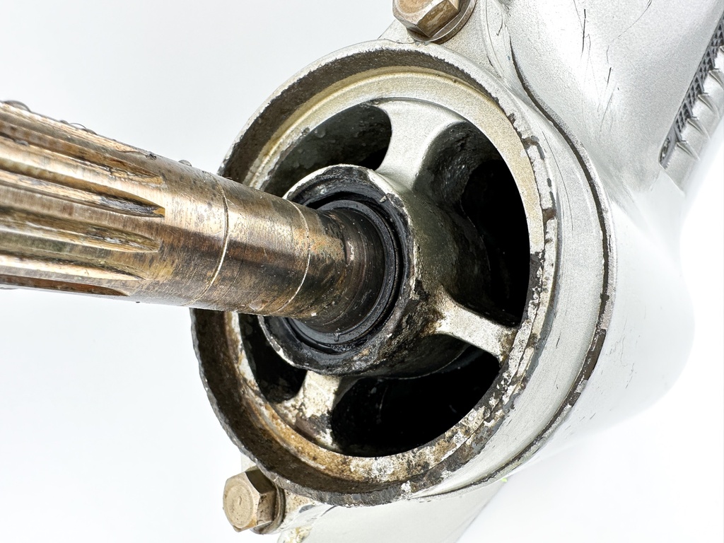 99 - 2006 Honda BF 75 90 HP Outboard 20" Long Lower Unit Gear Case