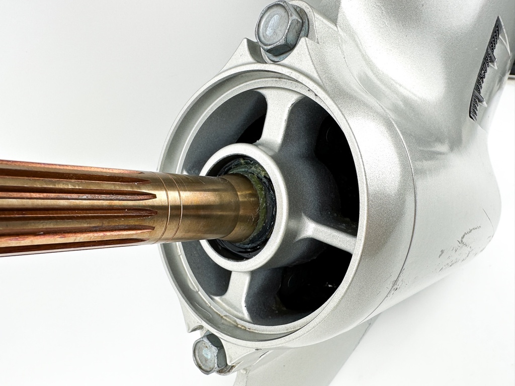 2002-05 Honda 200 225 HP 4 Stroke Outboard 25" XL Lower Unit Gear Case RH