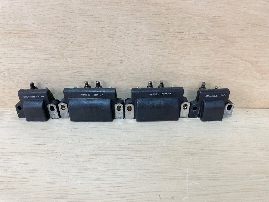 2000 Evinrude Ocean Pro 225HP Ignition Coil Setup Set Of 4 0586533 0586528