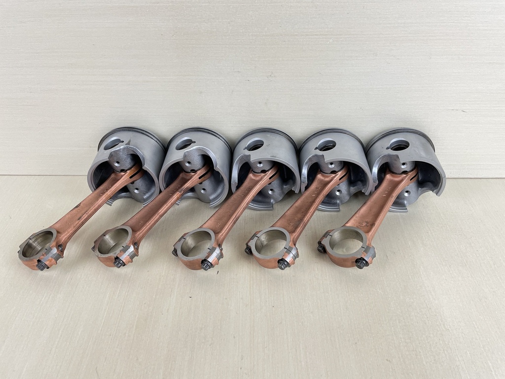 Mercury Outboard 2 Stroke 2.5L 135 150 175 HP Port Starboard Piston Set 