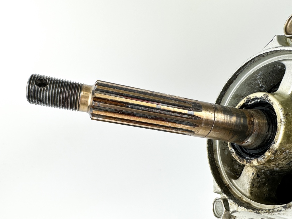 2002-05 Honda 200 225 HP 4 Stroke Outboard 30" XXL Lower Unit Gear Case RH