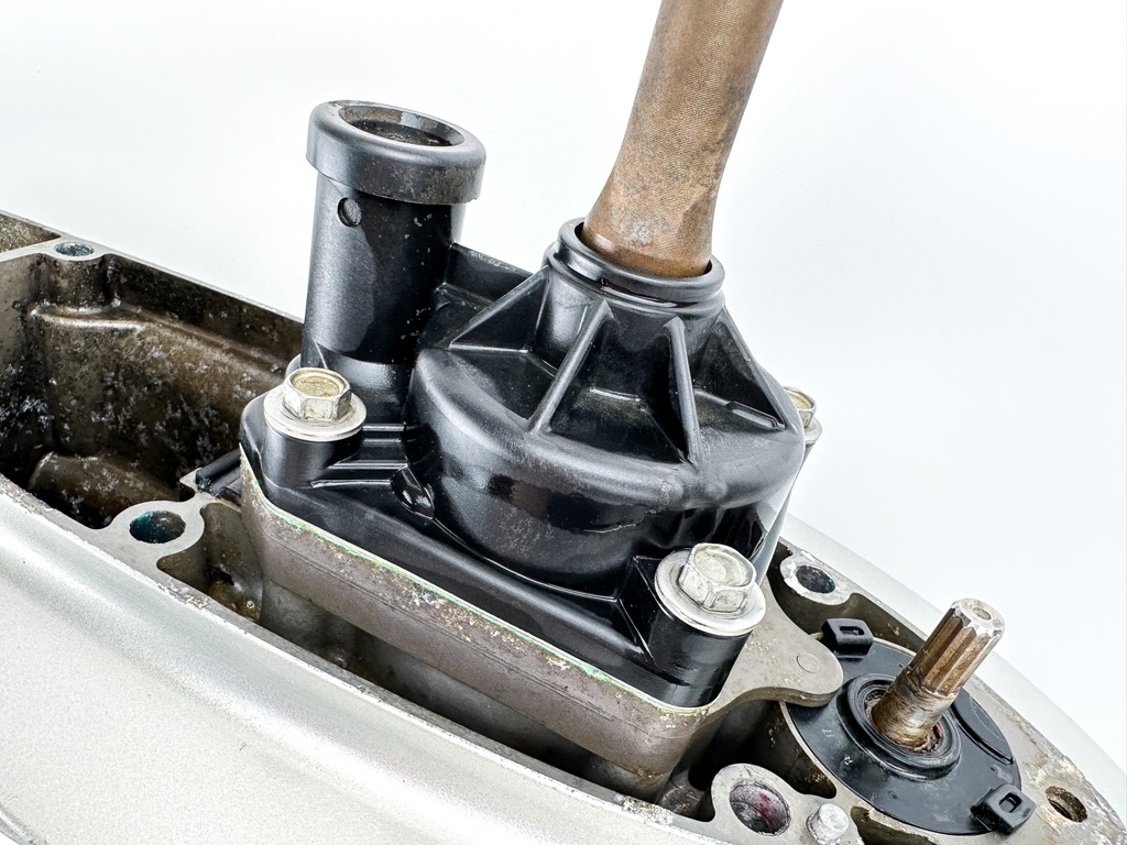 2002-05 Honda 200 225 HP 4 Stroke Outboard 30" XXL Lower Unit Gear Case RH