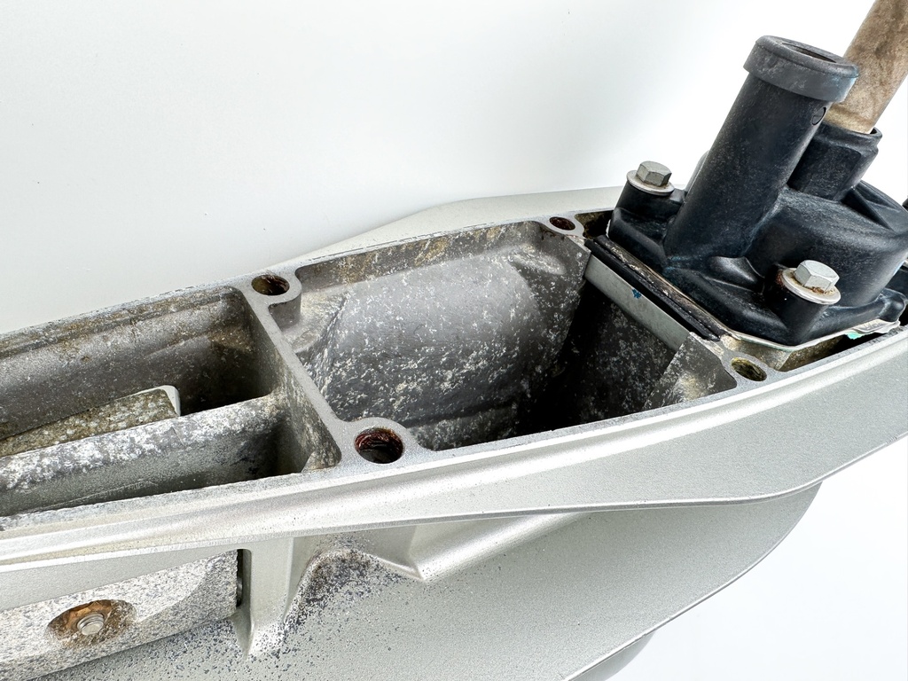 Honda BF 115 135 150HP 4 Stroke Outboard XL Lower Unit Gear Case RH Standard