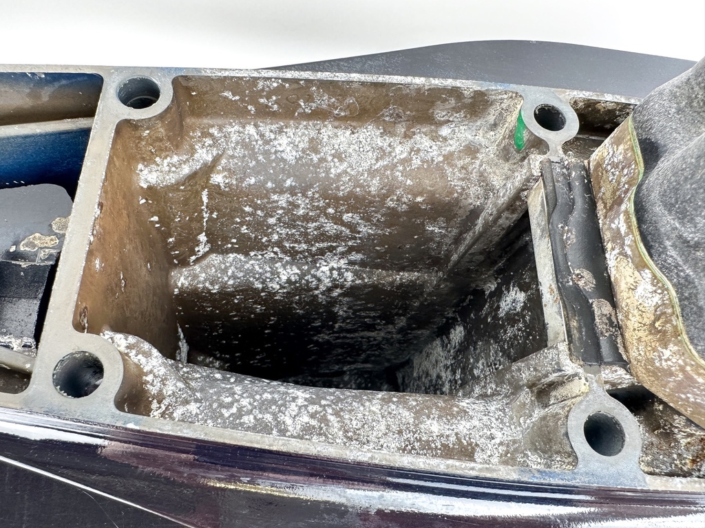 2017 TOHATSU 225 HP 4 Stroke Outboard Lower Unit Gear Case  OEM