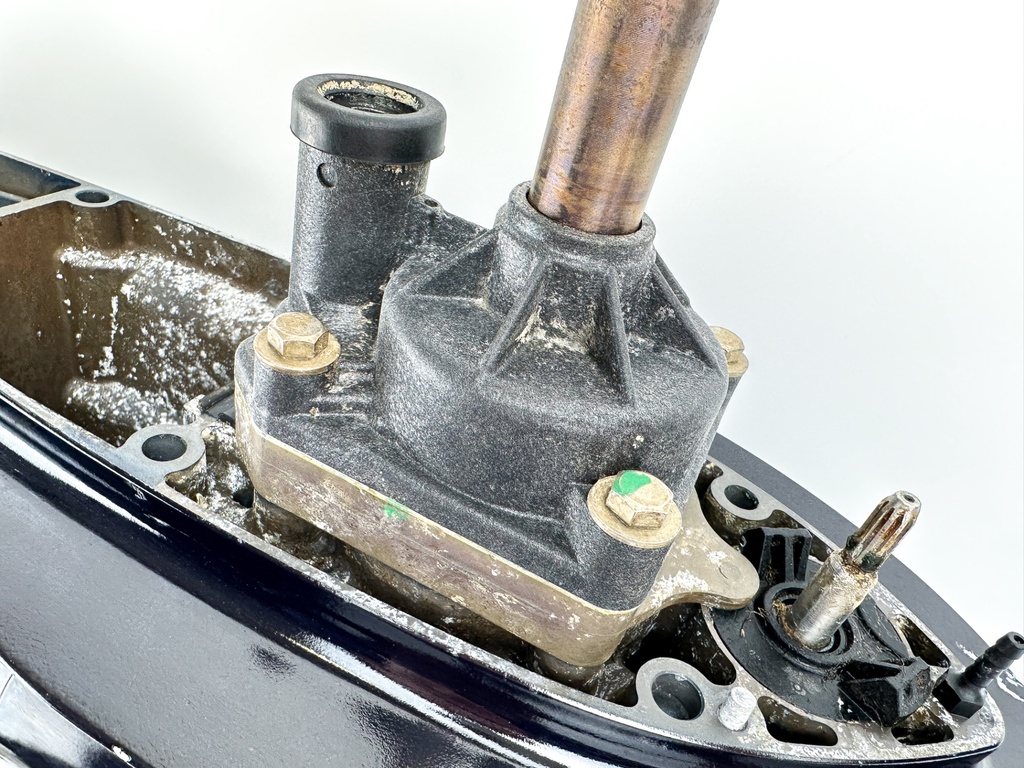 2017 TOHATSU 225 HP 4 Stroke Outboard Lower Unit Gear Case  OEM