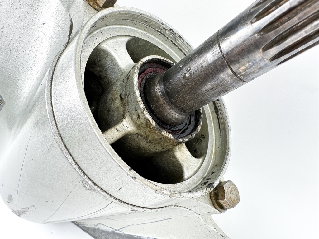 1999+ Honda 115HP 20" Long Lower Unit Gear Case Assembly Standard Rotation