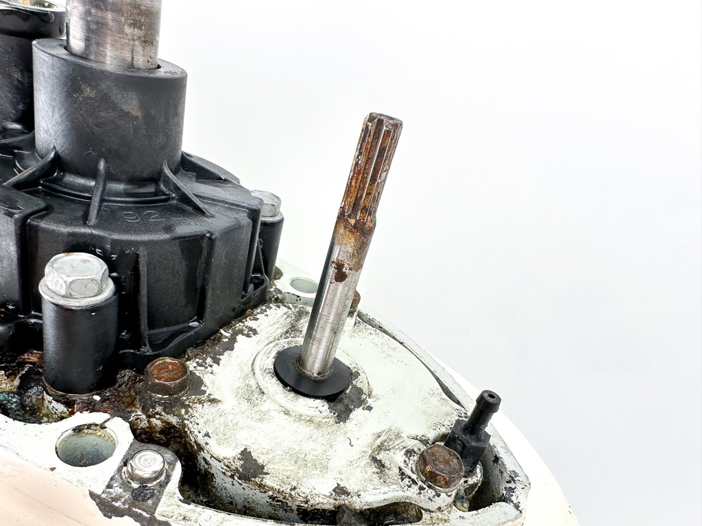 2001-18 Suzuki 115 140 HP 4 Stroke Outboard 25" XL Long Lower Unit Gear Case