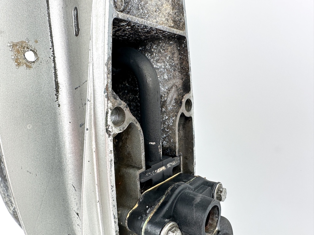 1999 Honda 50 HP 4 Stroke Outboard 20" Lower Unit Gear Case 41100-ZW4-H13ZA OEM