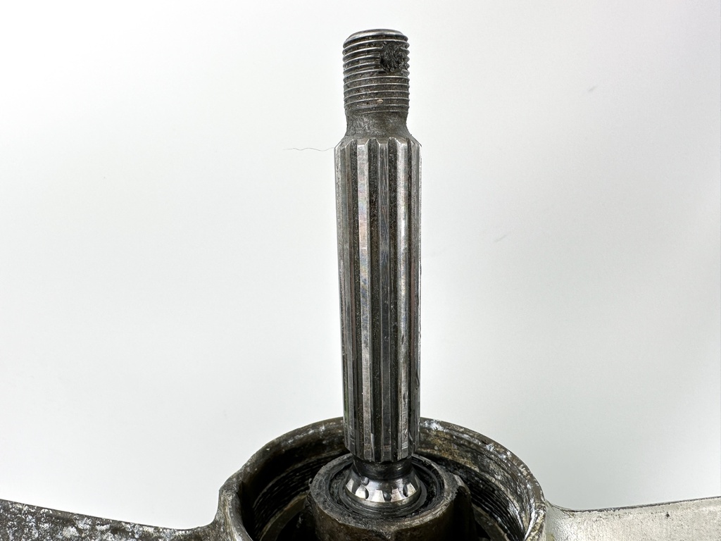 1999 Honda 50 HP 4 Stroke Outboard 20" Lower Unit Gear Case 41100-ZW4-H13ZA OEM