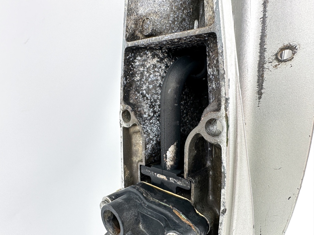 1999 Honda 50 HP 4 Stroke Outboard 20" Lower Unit Gear Case 41100-ZW4-H13ZA OEM