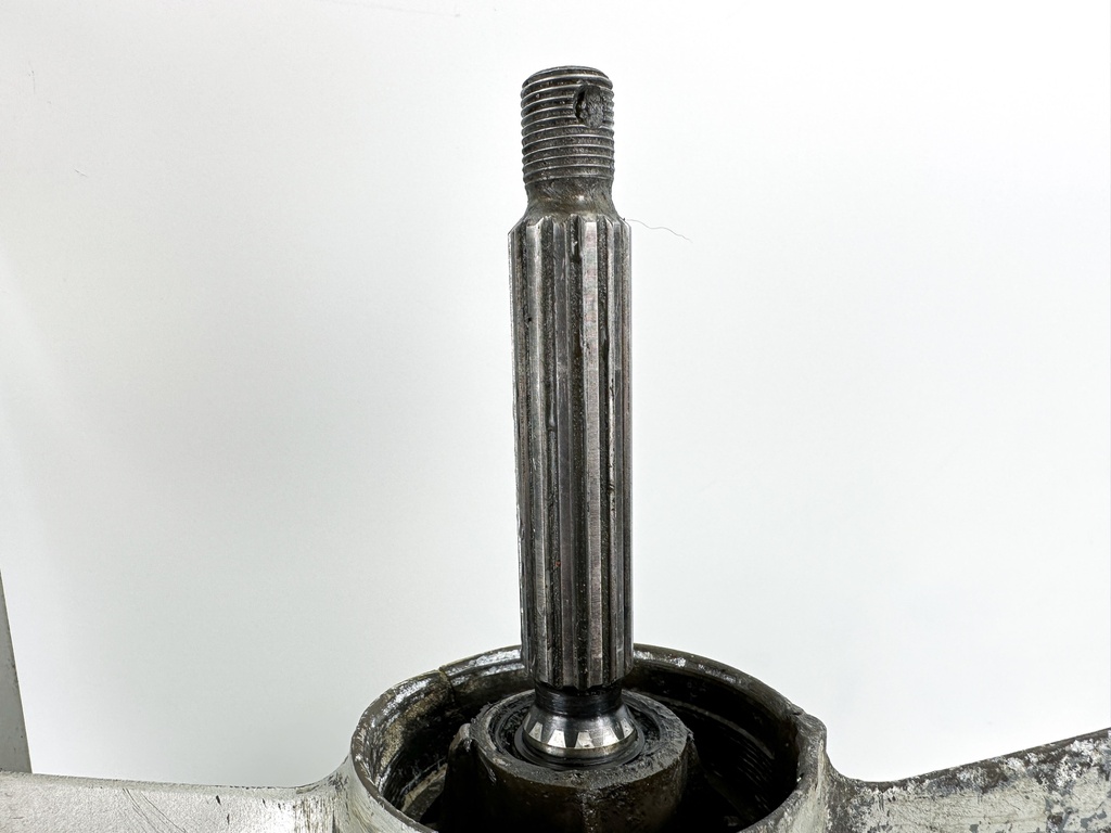 1999 Honda 50 HP 4 Stroke Outboard 20" Lower Unit Gear Case 41100-ZW4-H13ZA OEM