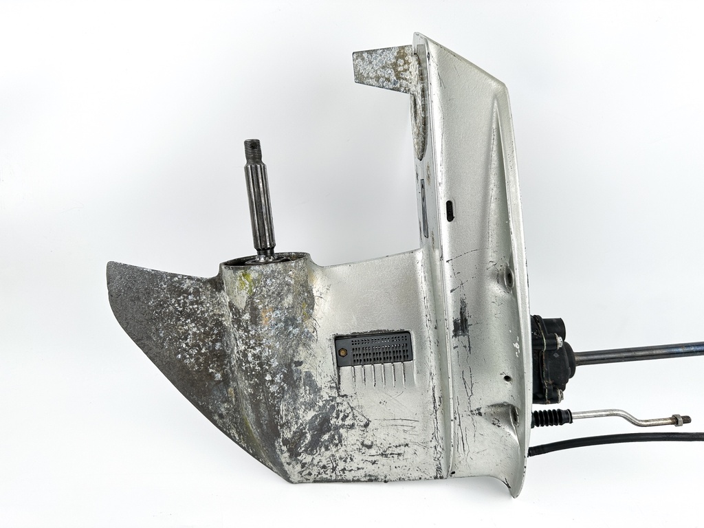 1999 Honda 50 HP 4 Stroke Outboard 20" Lower Unit Gear Case 41100-ZW4-H13ZA OEM