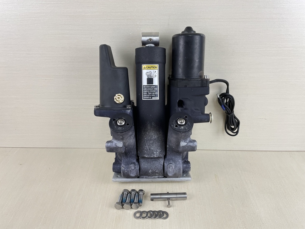 2007 Mercury 150HP Outboard Power Trim Tilt Unit Assembly 8M0168222 144 Hours