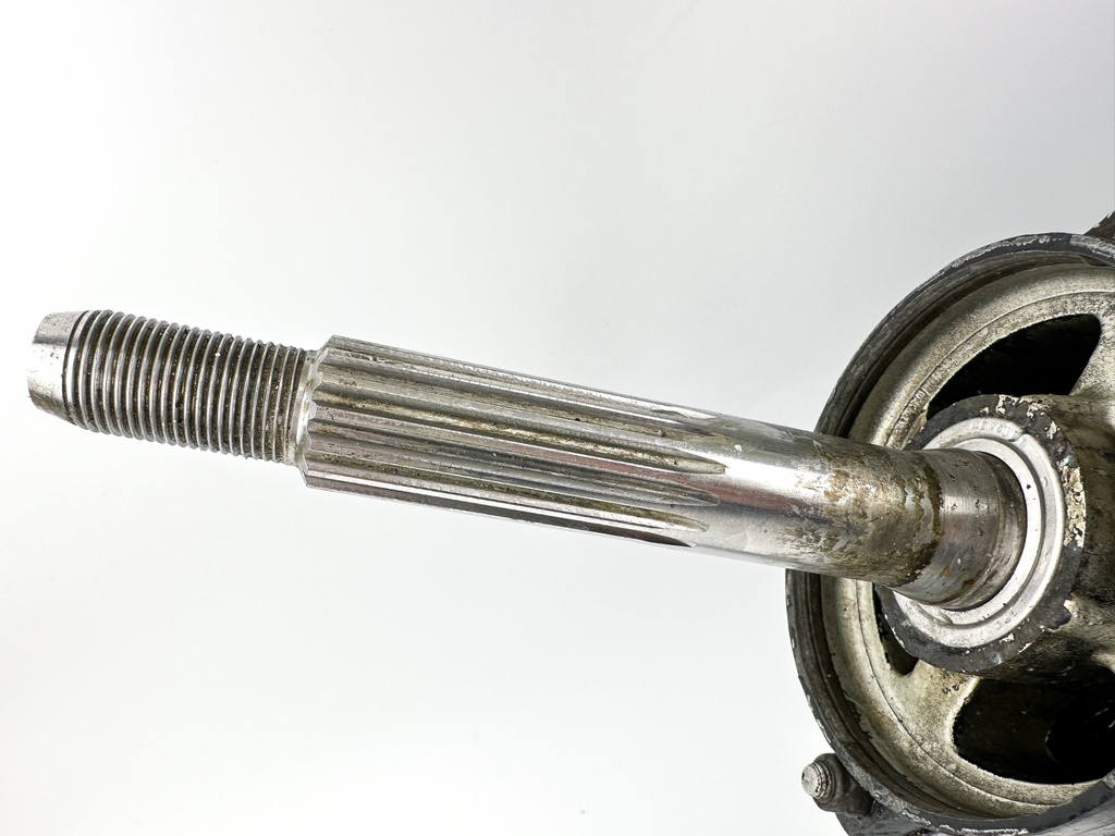 1997 Honda 75 90HP 4 Stroke Outboard 20" Long Lower Unit Gear Case 41100-ZW1-003ZA