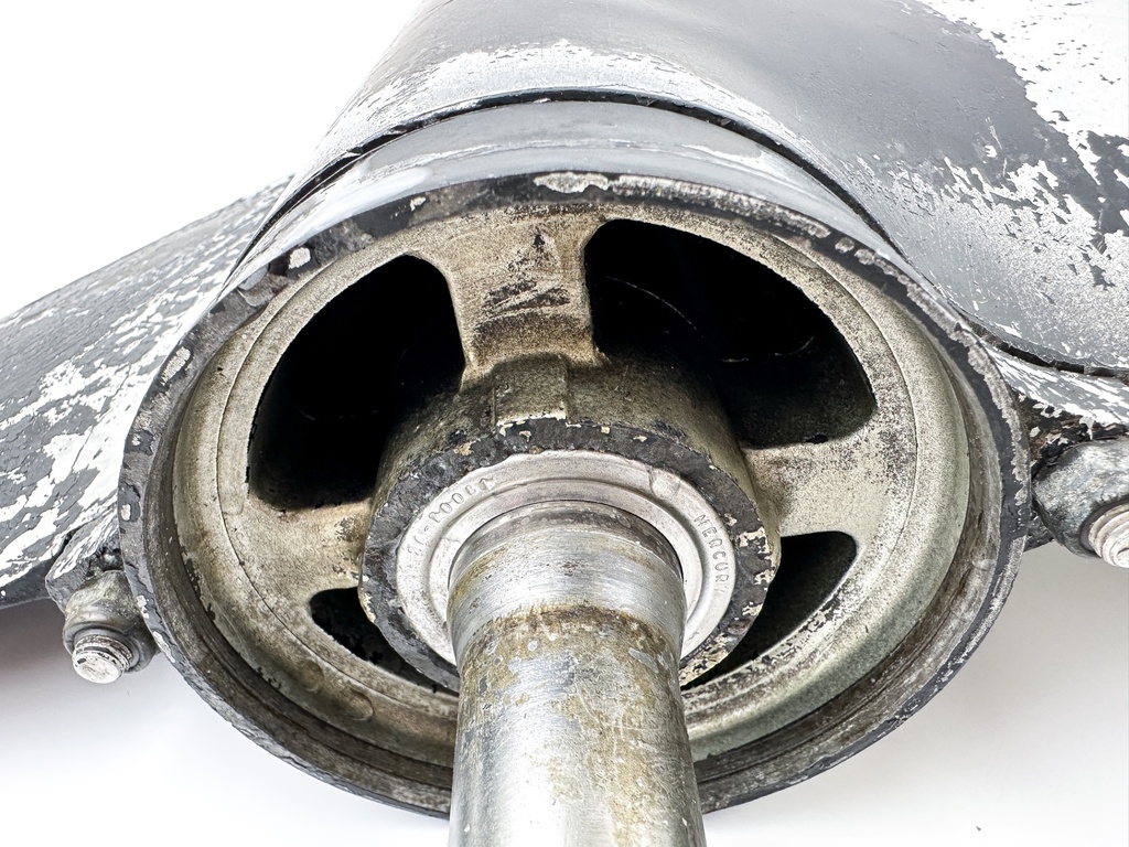 1997 Honda 75 90HP 4 Stroke Outboard 20" Long Lower Unit Gear Case 41100-ZW1-003ZA