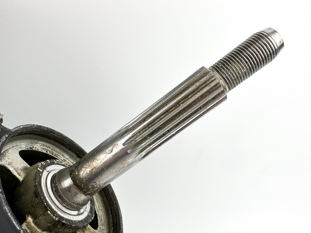 1997 Honda 75 90HP 4 Stroke Outboard 20" Long Lower Unit Gear Case 41100-ZW1-003ZA