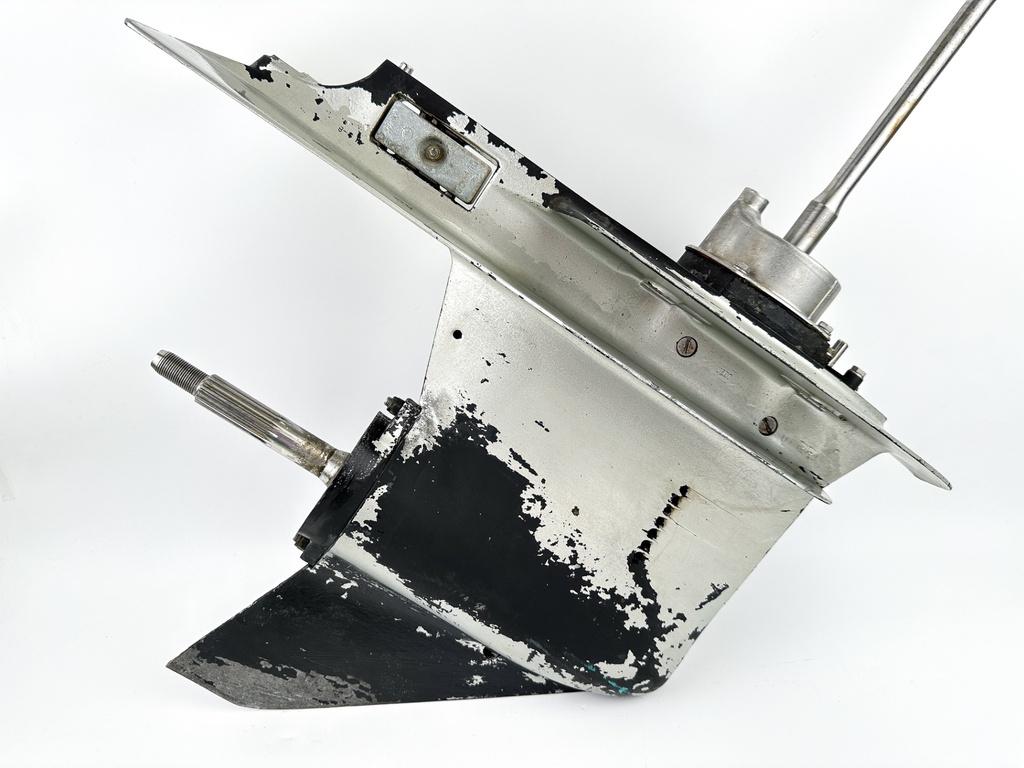 1997 Honda 75 90HP 4 Stroke Outboard 20" Long Lower Unit Gear Case 41100-ZW1-003ZA