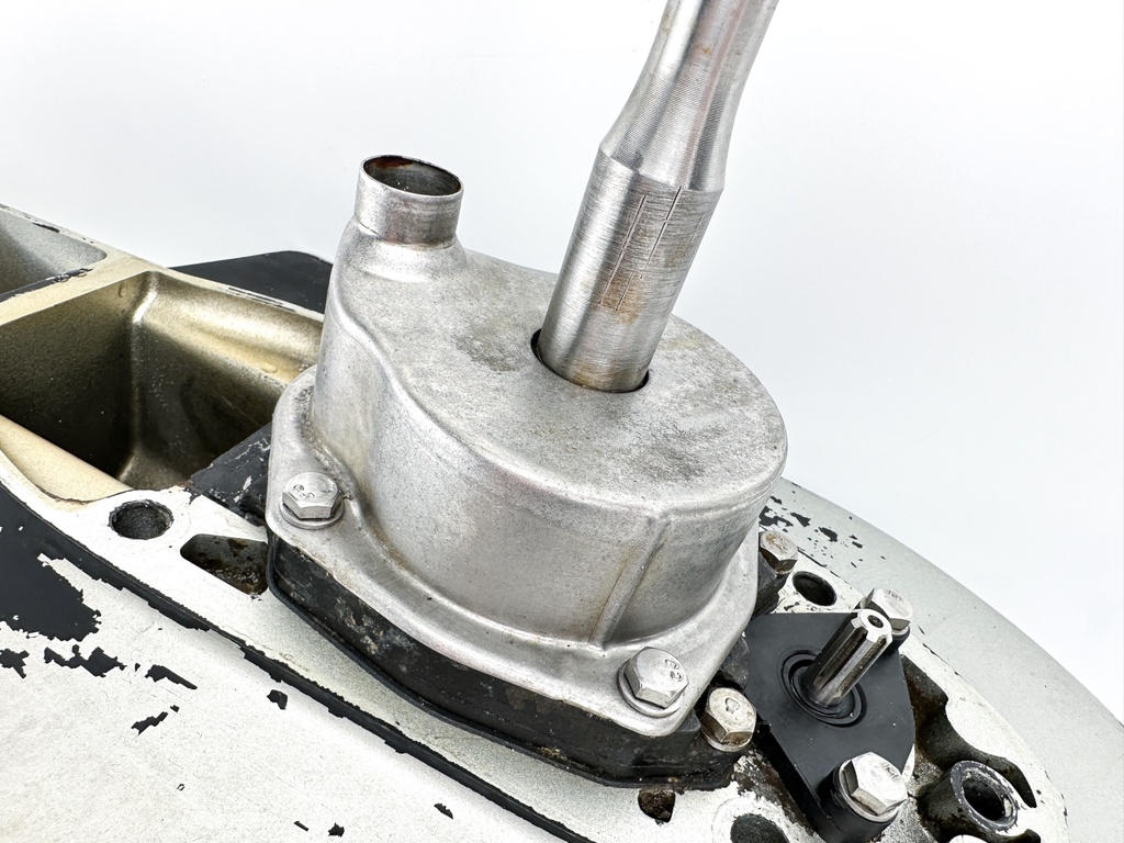 1997 Honda 75 90HP 4 Stroke Outboard 20" Long Lower Unit Gear Case 41100-ZW1-003ZA