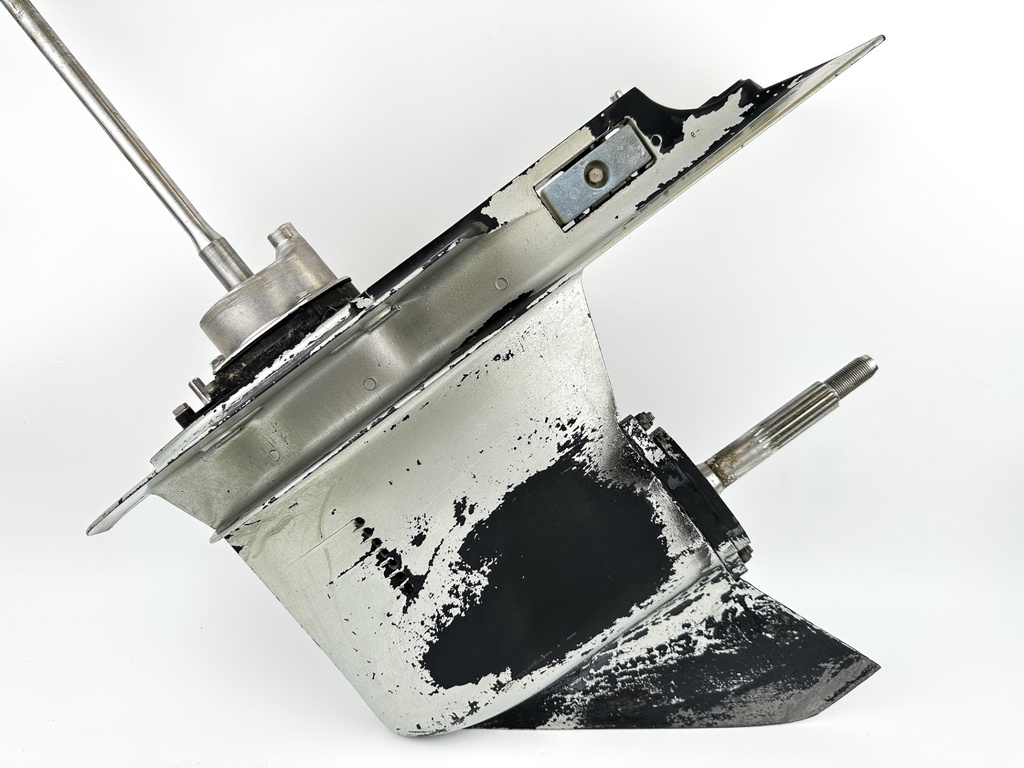 1997 Honda 75 90HP 4 Stroke Outboard 20" Long Lower Unit Gear Case 41100-ZW1-003ZA