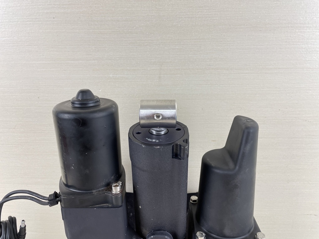 2007 Mercury 150HP Outboard Power Trim Tilt Unit Assembly 8M0168222 144 Hours