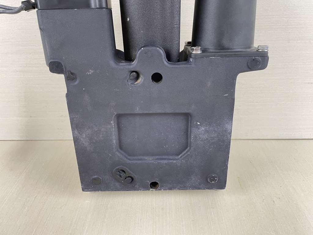 2007 Mercury 150HP Outboard Power Trim Tilt Unit Assembly 8M0168222 144 Hours