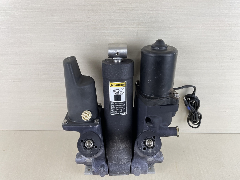 2007 Mercury 150HP Outboard Power Trim Tilt Unit Assembly 8M0168222 144 Hours