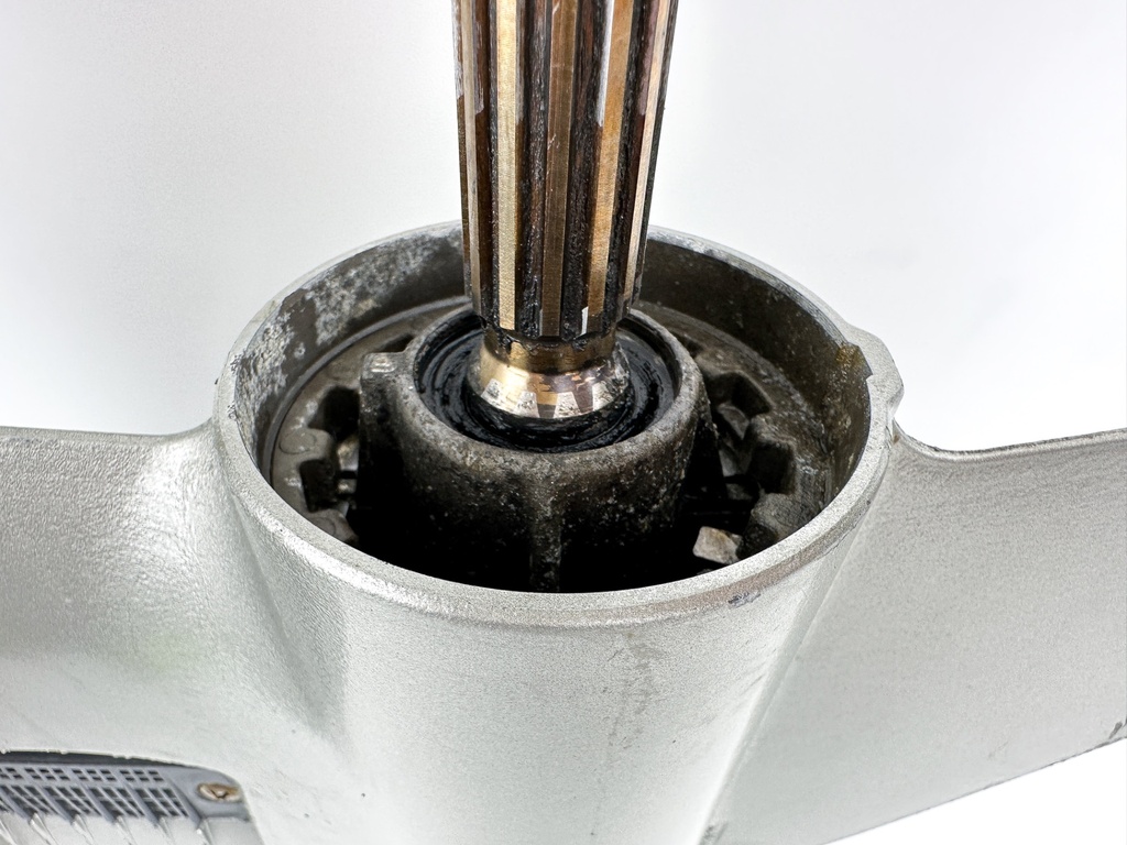 1996 Honda 50HP 4 Stroke Outboard 25" XL Lower Unit Gear Case 41100-ZW4-H93ZA