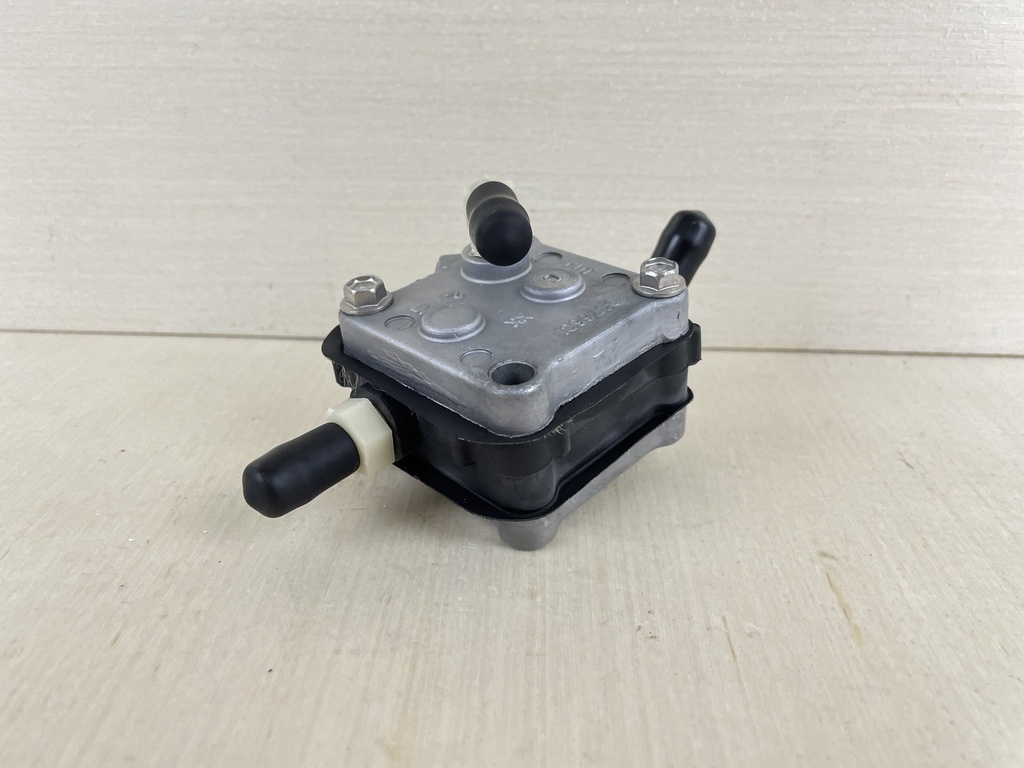 2007 Mercury 150HP 2 Stroke Outboard Fuel Pump Assembly 14360T75