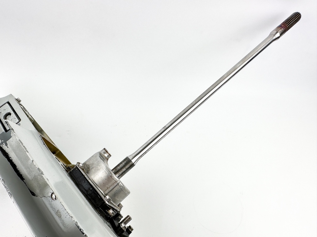 1997 Honda 75 90HP 4 Stroke Outboard 20" Long Lower Unit Gear Case 41100-ZW1-003ZA