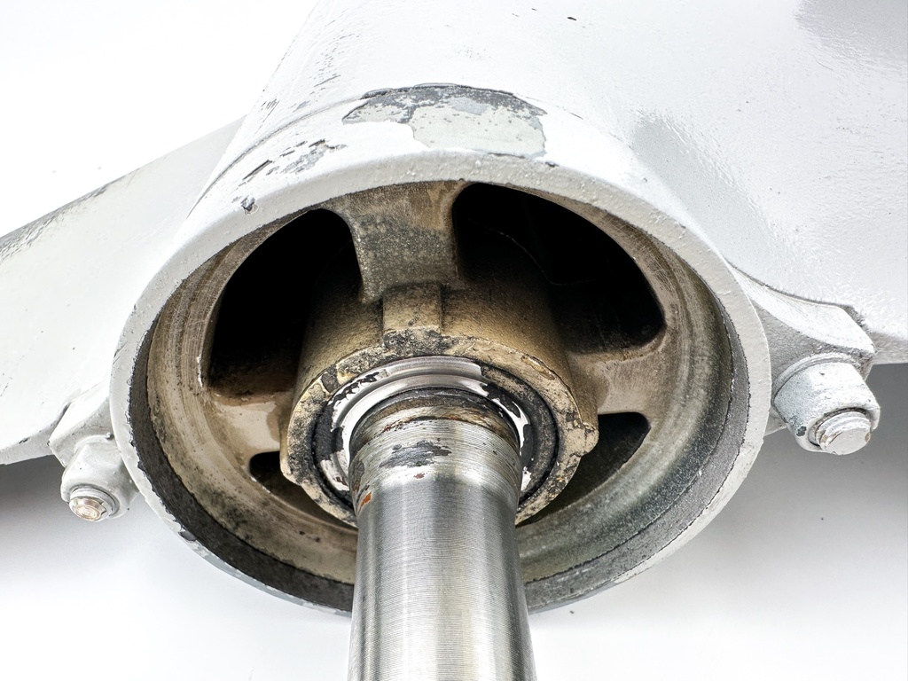 1997 Honda 75 90HP 4 Stroke Outboard 20" Long Lower Unit Gear Case 41100-ZW1-003ZA