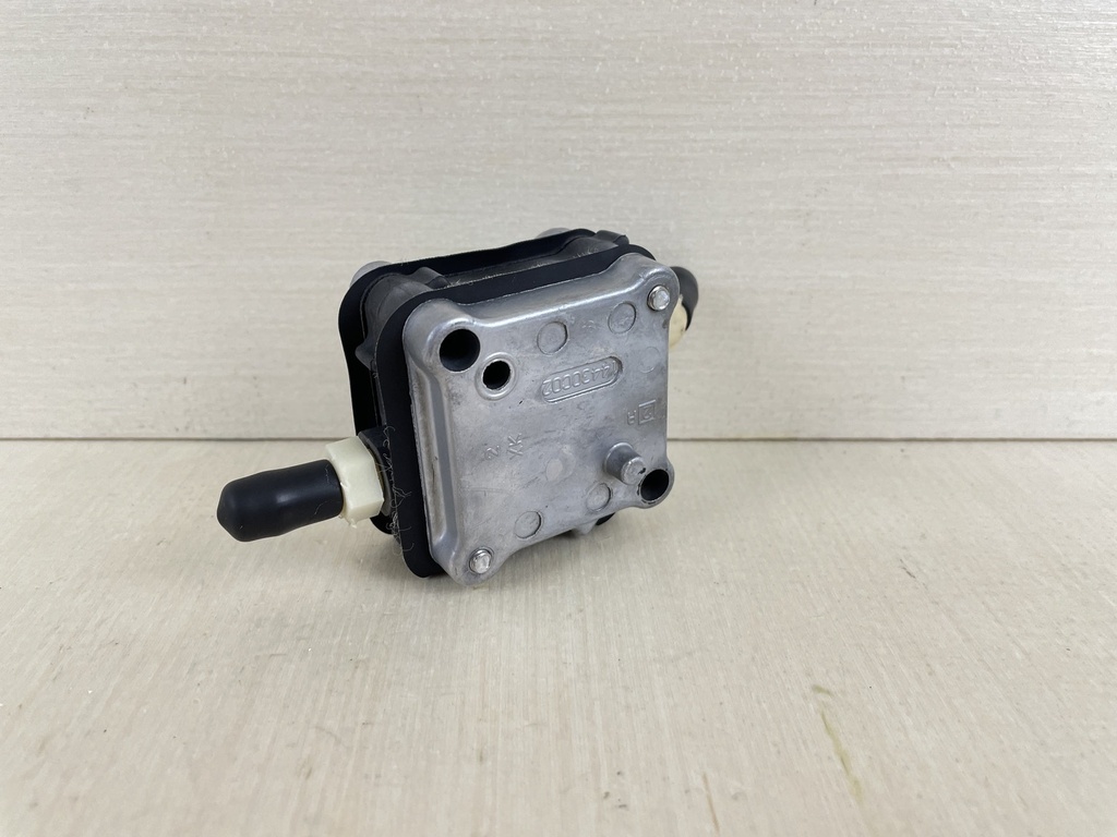 2007 Mercury 150HP 2 Stroke Outboard Fuel Pump Assembly 14360T75