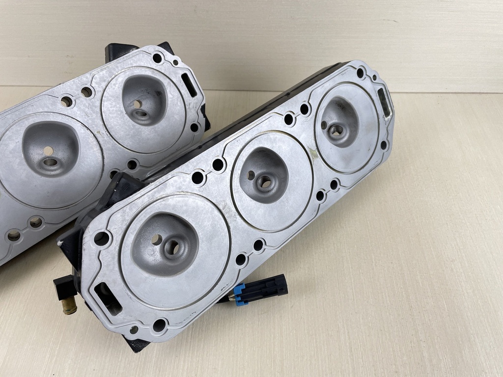 2007 Mercury 150HP 2 Stroke Optimax Cylinder Head Set Port Starboard Left Right