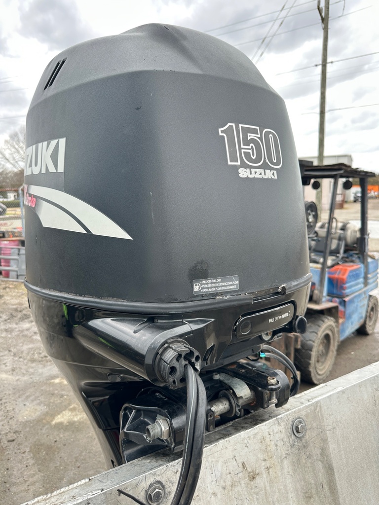 2006 Suzuki DF 150 HP 4 Stroke Outboard Engine 25" Standard Rotation
