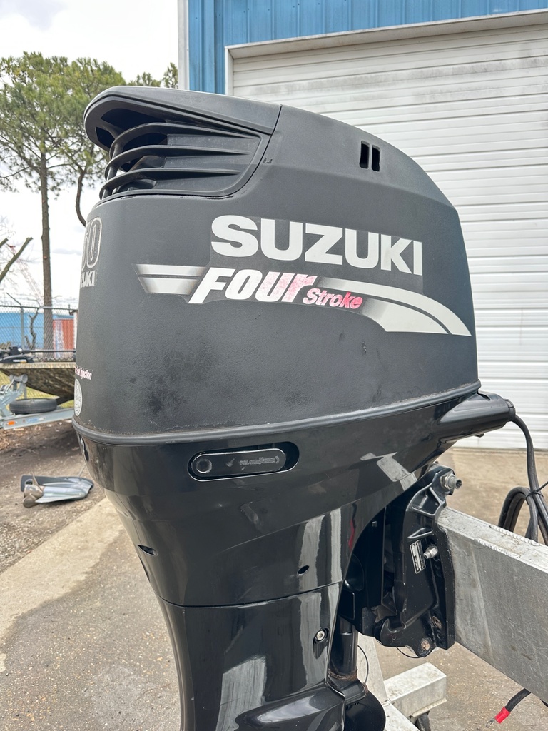 2006 Suzuki DF 150 HP 4 Stroke Outboard Engine 25" Standard Rotation