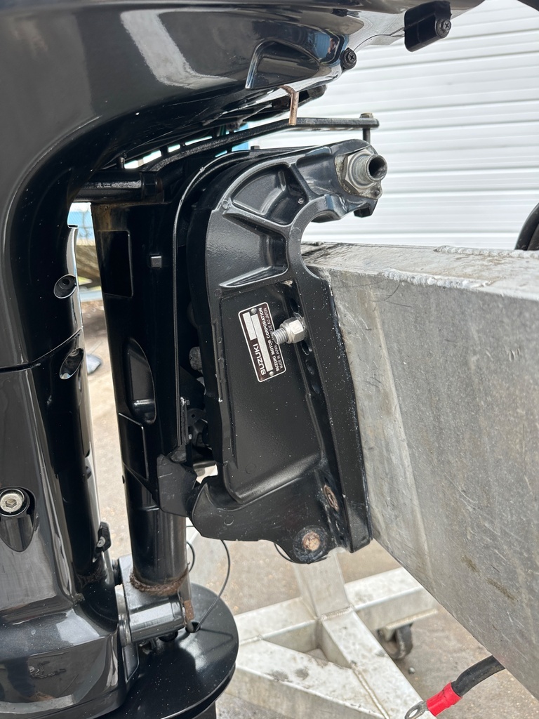 2006 Suzuki DF 150 HP 4 Stroke Outboard Engine 25" Standard Rotation