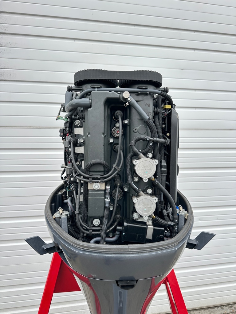 2021 Yamaha F150 150HP 4 Stroke Outboard Engine W/ 25" Shaft 105 Hours