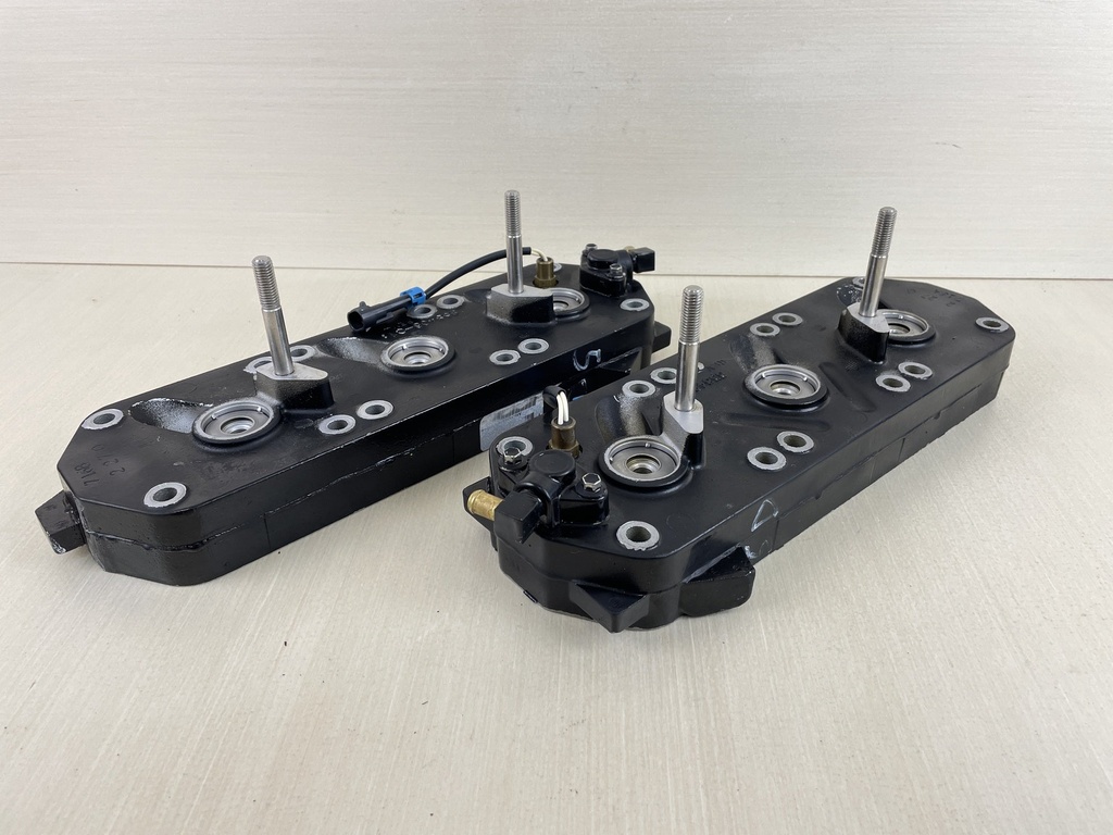 2007 Mercury 150HP 2 Stroke Optimax Cylinder Head Set Port Starboard Left Right