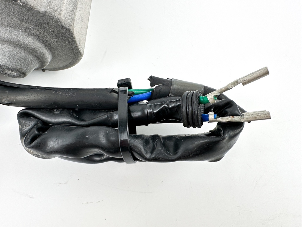 1996 Honda 50 HP 4 Stroke Outboard Power Trim Tilt Unit 56000-ZV5-823ZA - Needs Motor