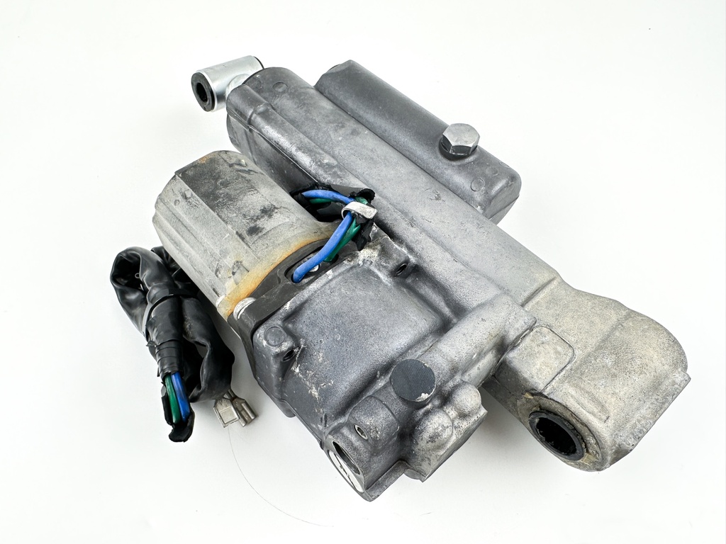 1996 Honda 50 HP 4 Stroke Outboard Power Trim Tilt Unit 56000-ZV5-823ZA - Needs Motor