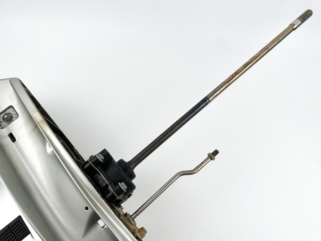 1998 Honda 50HP 4 Stroke Outboard 20" L Lower Unit Gear Case RH 41100-ZW4-H13ZA