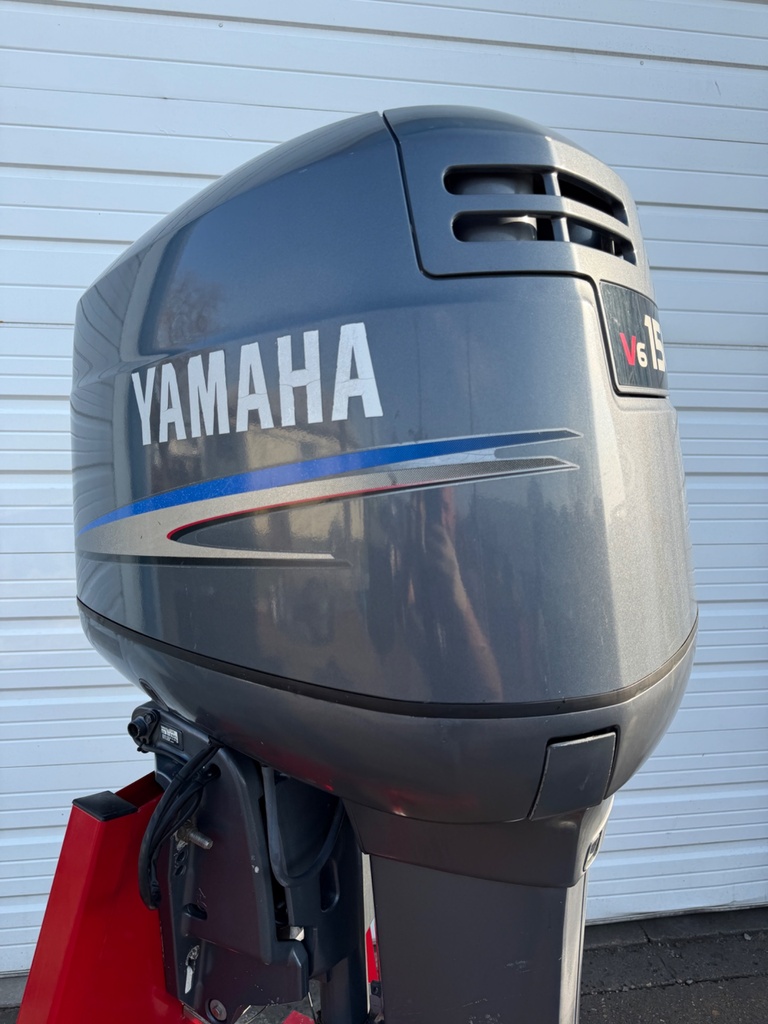 2003 Yamaha 150HP 2 Stroke Outboard 25” Shaft Carbureted - Great Shape