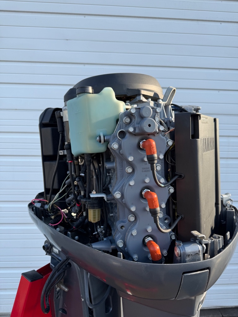 2003 Yamaha 150HP 2 Stroke Outboard 25” Shaft Carbureted - Great Shape