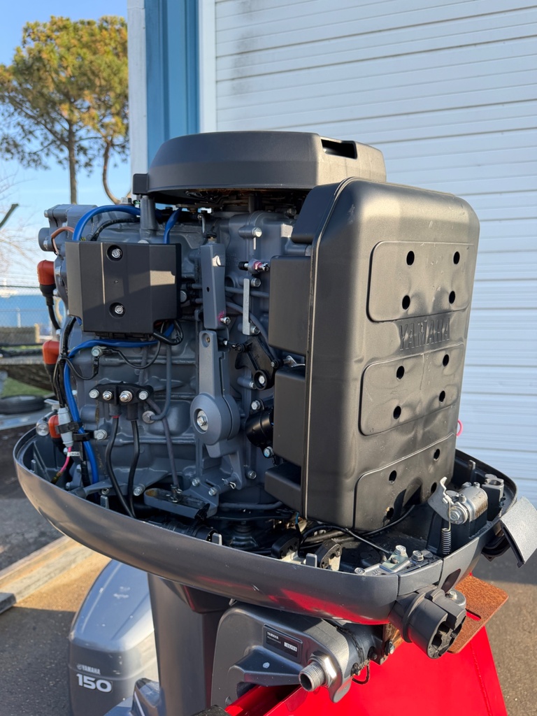 2003 Yamaha 150HP 2 Stroke Outboard 25” Shaft Carbureted - Great Shape