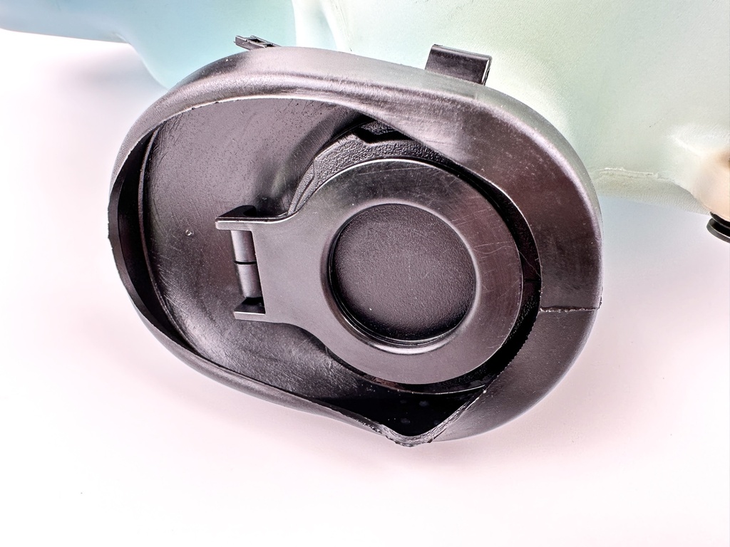 2003 Yamaha 70 HP 2 Stroke Outboard Oil Tank W/ Sensor 6H3-21707-06-00 OEM