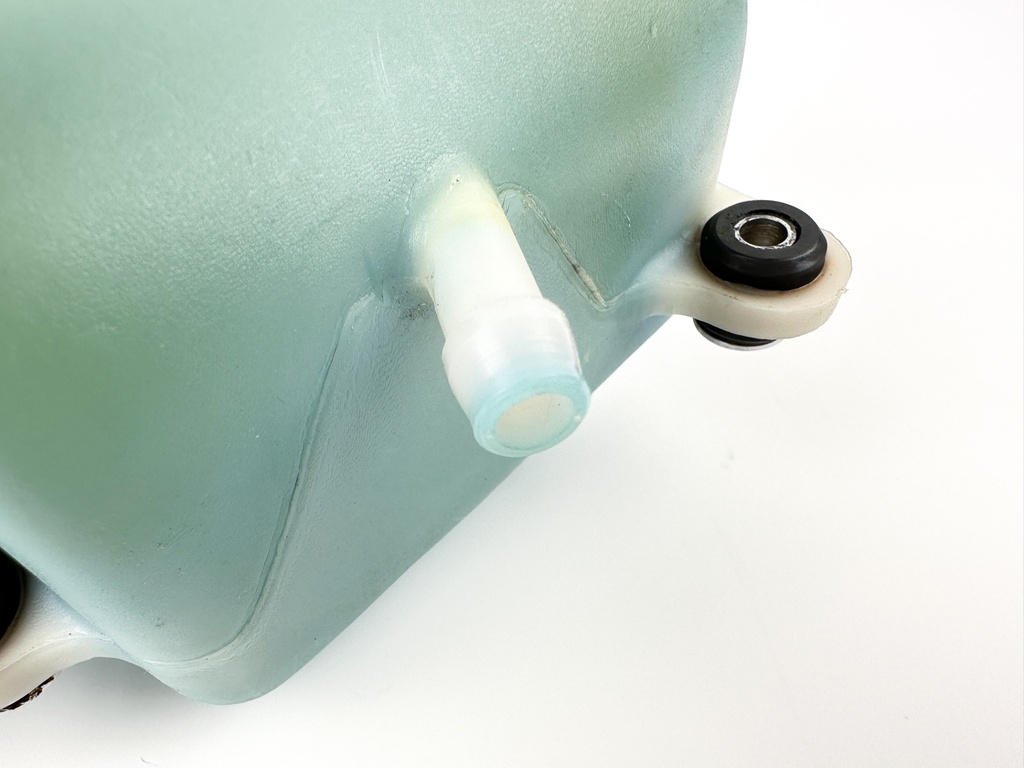 2003 Yamaha 70 HP 2 Stroke Outboard Oil Tank W/ Sensor 6H3-21707-06-00 OEM