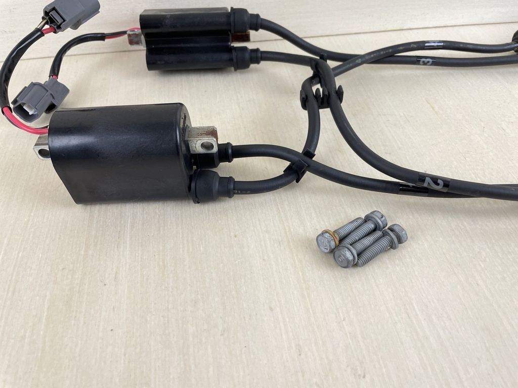 2015 Yamaha 115HP 4 Stroke Outboard Ignition Coil Set Top Bottom 68V-82310-11-00