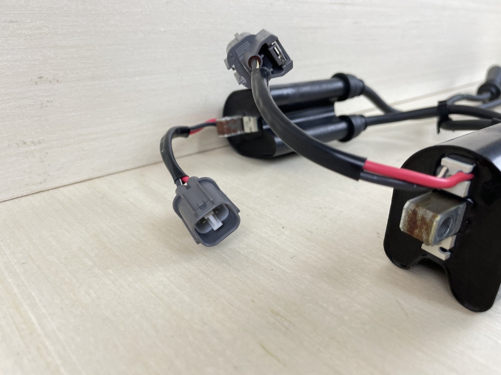 2015 Yamaha 115HP 4 Stroke Outboard Ignition Coil Set Top Bottom 68V-82310-11-00