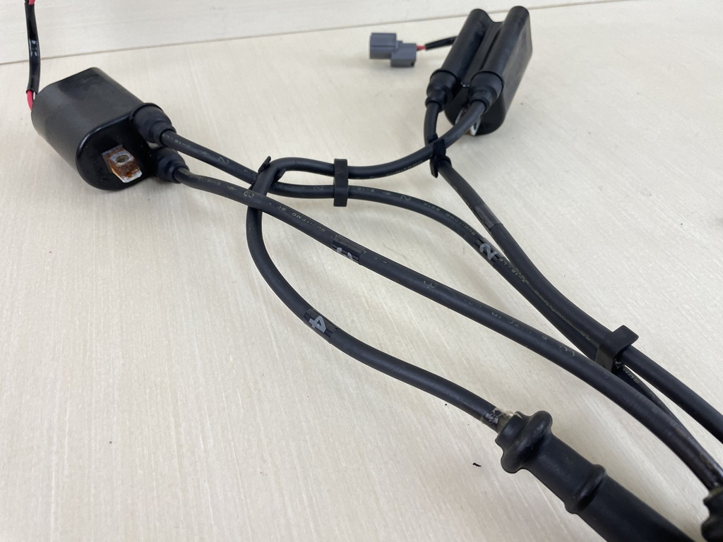 2015 Yamaha 115HP 4 Stroke Outboard Ignition Coil Set Top Bottom 68V-82310-11-00