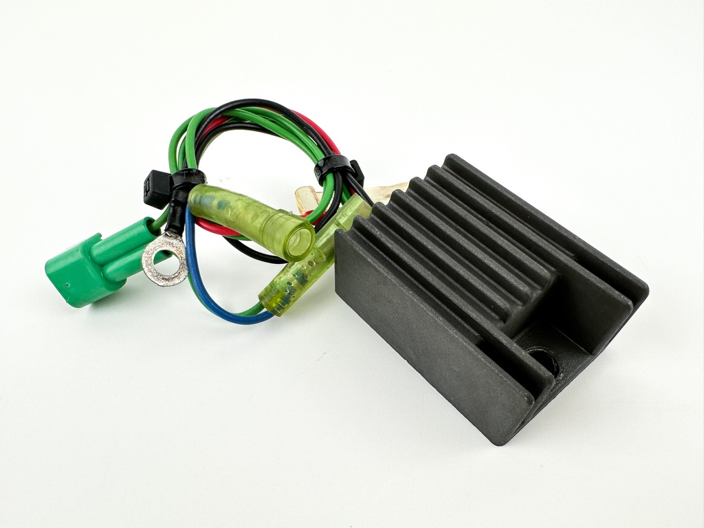 2003 Yamaha 70 HP 2 Stroke Outboard Rectifier & Regulator 6H2-81960-10-00 OEM